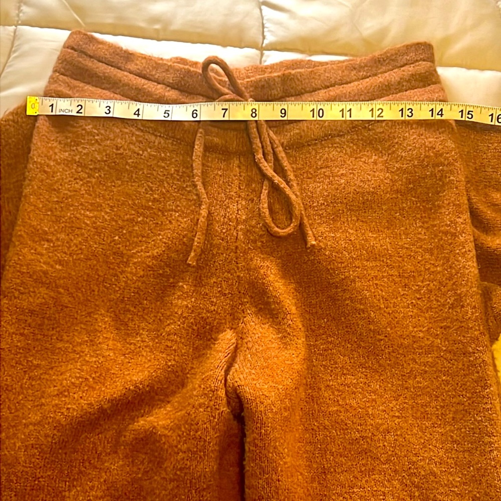 Set: Jogger & Sweater with Pocket - Picture 15 of 15